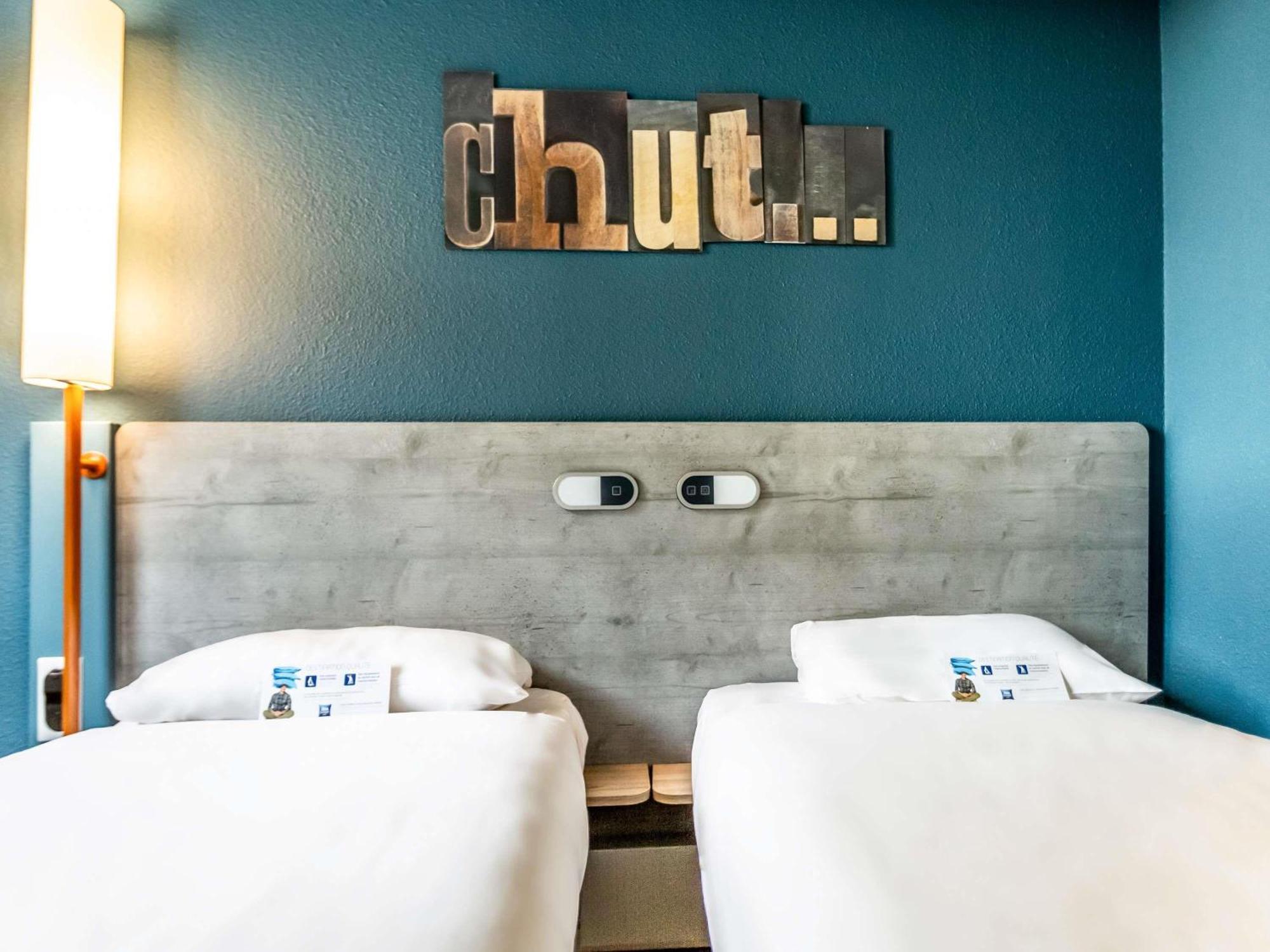 Ibis Budget Pertuis Portes Du Luberon Exterior foto
